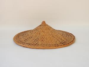 Cesta de pared grande tejida, estilo vintage asiático, de bambú, con forma de sombrero de arroz, decoración de pared boho, proveedor de decoración para galerías. - Product Image 3