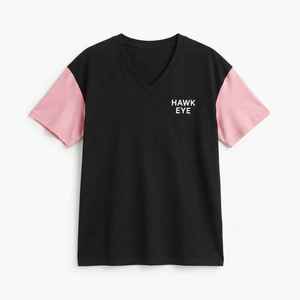 T-shirt décontracté à col en V et manches courtes pour femme Hawk Eye, coupe ample, bicolore noir et rose, 100 % coton, avec logo imprimé - Product Image 6