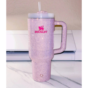 Vasos Stanley duraderos para uso a largo plazo que ofrecen aislamiento confiable para bebidas y comodidad para el transporte diario. - Product Image 4