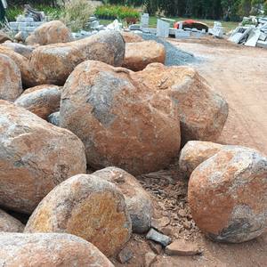 Piedras Naturales Modernas, Guijarros y Callosas para Paisajismo y Decoración de Ríos, Jardines, Hogares, Hoteles, Viveros y Uso Industrial - Product Image 1