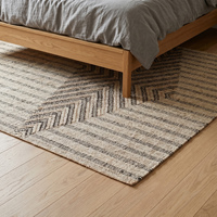 Handgefertigter, handgewebter, moderner Jute-Teppich, rutschfest, dick, mittelhohes Flor, beige-braun, geometrisches Chevron-Muster, strukturierter Teppich
