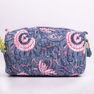 Magnifique ensemble de trousses de maquillage matelassées à cordon, grandes, pour femmes, vente en gros, pour l'été, le voyage, le rangement, portables, souples, pour la plage et les produits de toilette - Product Image 3