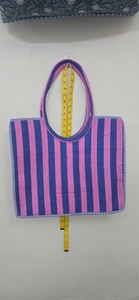 Bolso de lona para mujer con diseño de rayas rosas y azules, estilo bohemio, para compras, para todas las estaciones, diseño ligero - Product Image 3
