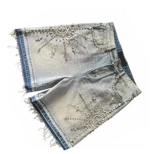 DISCOVER-IMPEX 2026 Short en jean brodé pour homme, délavage clair, ourlet effiloché, style urbain estival - Product Image 5