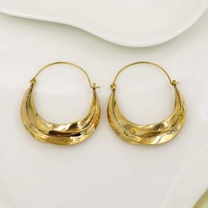 Boucles d'oreilles créoles en alliage plaqué or pour femme, bijoux tendance et mode - Product Image 1
