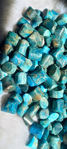 Vente en gros de pépites d'apatite bleue de qualité supérieure pierre précieuse naturelle polie haute finition mascotte d'amour pour le Feng Shui - Product Image 4