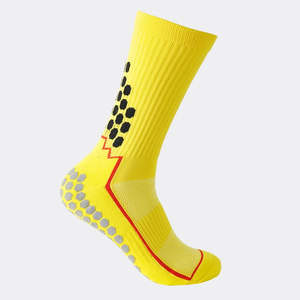 ถุงเท้าผู้ชายทรงสลิมฟิต ระบายอากาศได้ดี สำหรับเล่นฟุตบอล ผลิตจากผ้าฝ้ายผสมโพลีเอสเตอร์ ขายดี ผลิตในประเทศปากีสถาน พร้อมโลโก้สั่งทำได้ - Product Image 4