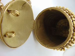 Nuevo Bolso de Mano Tipo Potli de Malla Metálica con Encaje de Piedras para Mujer, el Más Vendido para Fiestas y Bodas, Venta al por Mayor, Fabricante de Bolsos - Product Image 4