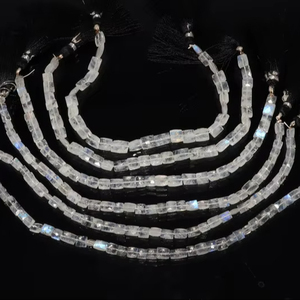 Cuentas de piedra lunar arcoíris natural facetadas en forma de chiclet, de 5-5.5 mm, estilo piedra lunar arcoíris, cuentas sueltas de 8 pulgadas para joyería. - Product Image 1