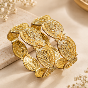 กำไลข้อมือสเตทเมนท์ โบรด์ คาดา สำหรับผู้หญิง |   ทองเหลืองเคลือบทอง 24K ลายดอกไม้ |   เครื่องประดับเจ้าสาวและงานแต่งงานแบบอินเดีย - Product Image 1