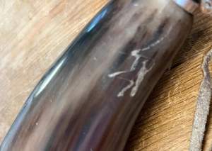 Corne à boire viking rustique 100 % naturelle en corne de buffle, taille unique, pour bière et eau, de qualité supérieure - Product Image 2