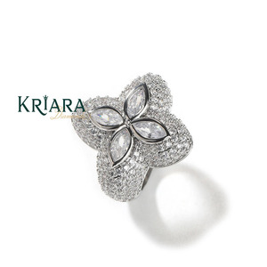 Bague cocktail fleur en argent 925 et moissanite, sertie pavé, bijoux de luxe pour femme - Product Image 2