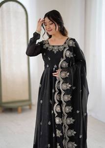 Robe Anarkali à manches longues pour soirée avec dupatta et ensemble de bas de tenue - Product Image 6