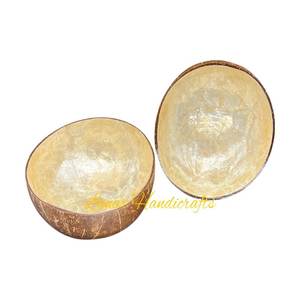 Cuencos de cáscara de coco lacados ecológicos a granel amigables con la exportación para una experiencia gastronómica Premium - Product Image 1
