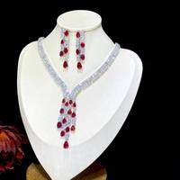 Parure de bijoux de luxe avec boucles d'oreilles pendantes et collier à pampilles en zircon cubique rouge, blanc et vert pour femme, accessoires de mariage et de cérémonie