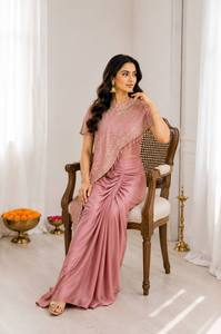 Conjunto de Blusa de Seda Crepé Tradicional Bordada con Lentejuelas Rosas y Saree Fruncido para Bodas, Graduaciones y Fiestas para Mujeres - Product Image 3