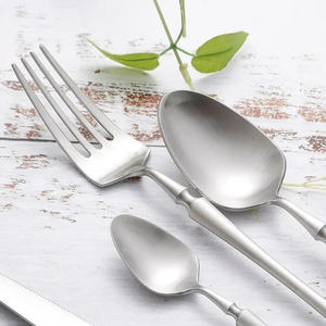 Offre Spéciale – Ensemble de Couverts de Luxe en Métal Royal Réutilisable, Plaqué Argent PVD, Cuillère, Fourchette et Couteau en Acier Inoxydable - Product Image 4