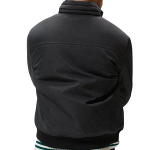 Chaqueta Estilo Bomber Personalizada – Calidad Resistente, Sensación Ligera – Material Transpirable y Sostenible - Product Image 2
