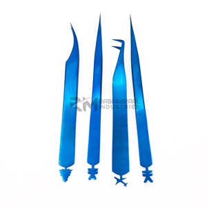 Pinzas para Pestañas de Acero Inoxidable RMI con Punta de Fibra, Color Azul Plasma, Pinzas para Volumen de Pestañas, Marca Privada, Agarre Fuerte y Duradero - Product Image 1