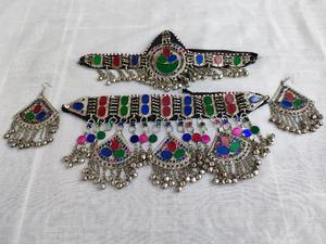 Collar de monedas afgano Kuchi elaborado con cadena intrincada y monedas metálicas colgantes para trajes de danza tribal tradicional. - Product Image 4