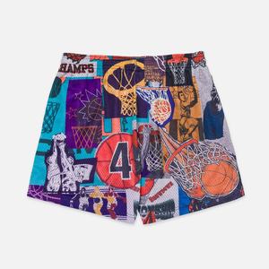Shorts de basketball pour hommes, style streetwear, imprimé intégral, 5 po d'entrejambe, 100% polyester, respirant, séchage rapide, taille élastique, poches latérales - Product Image 2