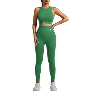 Ensemble quatre pièces de sport yoga respirant et sans coutures : haut court à bretelles antichoc, manches courtes, et pantalon de fitness taille haute rehausseur de hanches 2026 - Product Image 4