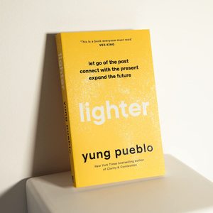 Libro de bolsillo Lighter de Yung Pueblo, éxito de ventas para adultos - Product Image 2