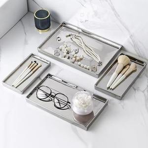 Bandeja de Metal Plateado de Estilo Nórdico Resistente con Diseño de Lujo Ligero, Rectangular, para Almacenamiento de Joyas y Elegante Bandeja de Servicio para el Hogar y Hoteles - Product Image 4