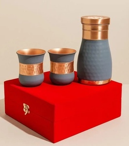 Botella de Agua de Cobre con Patrón Geométrico Moderno y Tapa Dorada, Termo Portátil de Viaje - Product Image 3