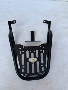 Porte-bagages arrière en acier noir mat durable de type plaque pour scooter électrique VinFast Motio |   M-Biker - Product Image 1
