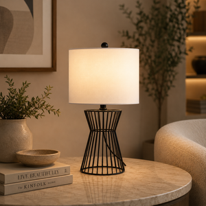 Lampe de table en métal Royal Eclipse avec base ovale en fer doré, abat-jour en tissu bordeaux de qualité supérieure, éclairage ambiant chaud pour les intérieurs de luxe - Product Image 3