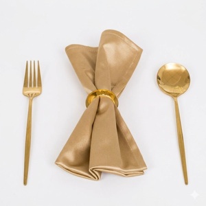 Ensemble de 3 anneaux de serviette de luxe, élégants, plaqués argent et platine, triple bande, pour mariage moderne et décoration de table - Product Image 5