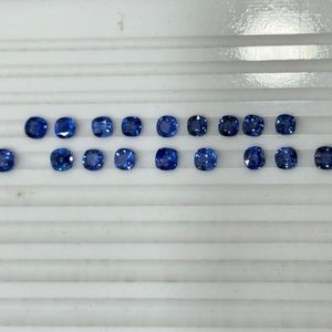 Saphir bleu naturel taille coussin 4 à 5 mm, pierres précieuses calibrées, qualité supérieure, intérieur propre, chauffé, Sri Lanka, grade AAAA - Product Image 3