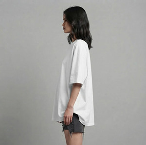 เสื้อยืดผู้หญิงทรงปกติผ้าฝ้าย 100% สกรีนลายตามสั่ง ขายส่ง OEM ตกแต่งด้วย Appliques สไตล์สตรีทแวร์ ระบายอากาศได้ดี เหมาะสำหรับฤดูร้อน - Product Image 5