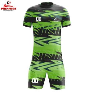 เสื้อฟุตบอลแขนสั้นโพลีเอสเตอร์แบบซับลิเมชั่น ราคาส่ง รับผลิตแบบ OEM/ODM ออกแบบเองได้ พร้อมสกรีนโลโก้ - Product Image 1