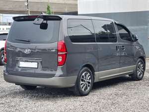 Utilisé pour le véhicule utilitaire de transport polyvalent Grand Starex Passenger Van 2019, luxueux, diesel, transmission automatique, cuir - Product Image 2