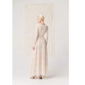 Vestido de Noche Ecológico para Mujer ASTORIA LACE GOWN, Manga Larga, Corte Entallado, ODM, Vestidos de Marca Privada, Elegantes para Mujer - Product Image 5