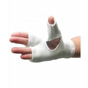 Mitaines de karaté élastiques blanches de haute qualité, gants intérieurs de boxe MMA avec rembourrage de 2 cm, couleur personnalisable, unisexe, pour sac de frappe - Product Image 3