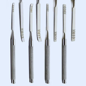 Ciseau à os Gardner, instrument chirurgical dentaire réutilisable et autoclavable, personnalisation OEM, logo sur mesure, ciseau à os général de la marque Dentavex - Product Image 3