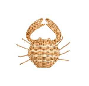 Trae a casa este encantador juguete de mimbre decorativo con forma de cangrejo para niños, con un adorable estilo playero y una fina artesanía en mimbre. - Product Image 1