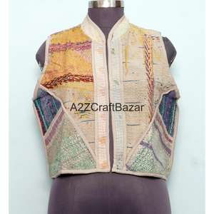 Chaqueta Acolchada 100% Algodón Hecha a Mano por A2ZCraftBazar, Diseño Floral Vintage, Tela Transpirable, Botones Forrados, Mangas Medias - Todo - Product Image 1