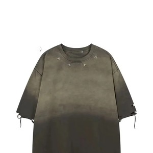 เสื้อยืดผู้ชายไซส์ใหญ่ ลายไล่เฉดสี แขนสั้น คอกลม สไตล์สตรีท ทรงยาว ผ้าถัก ชายเสื้อแต่งขาด พร้อมลายดาว - Product Image 5