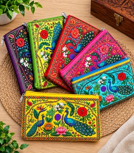 Bolso de Mano de Seda Pintado a Mano de Alta Calidad con Diseño de Pavo Real, Estuche con Cremallera de Arte Folclórico en Relieve, Organizador Multicolor para Recuerdos, Capacidad de 1L - Product Image 1