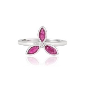Anillo Floral de Plata de Ley 925 con Tres Pétalos, Rubí Natural Corte Marquesa y Diamantes Redondos de la Mejor Calidad para Mujer - Product Image 1