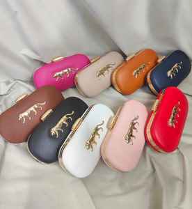 Bolso de mano de diseñador para mujer, marca Rose for Canvas, estilo Sabyasachi, con cremallera, estampado de leopardo, bordado, moderno, para cosméticos, invierno - Product Image 5