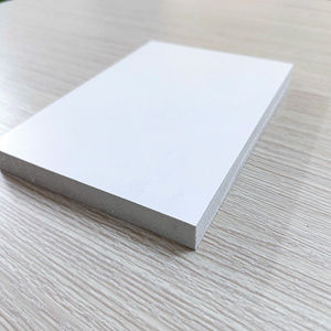 Panneau intérieur en PVC-WPC blanc PIMA, épaisseur 20 mm, densité 0,6 g/cm³, résistant au feu, à l'eau et à la chaleur, tailles personnalisées pour une utilisation en cuisine - Product Image 3