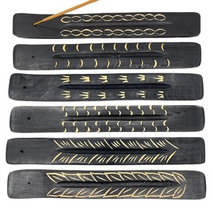 Quemador de Bakhoor de madera pulida con bordes lisos, perfecto para quemar de forma segura resina de Bakhoor y trozos de carbón. - Product Image 2