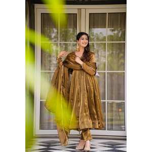 Vestido XL Party Wear Anarkali con Peent y Dupatta Elegante y elegante para ocasiones especiales - Product Image 5