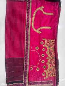 Sari de Seda Banarasi Pura de Diseñador de Moda, Ropa Étnica India de Lujo para Bodas y Fiestas, con Blusa con Bordado Tejido para Mujer - Product Image 3