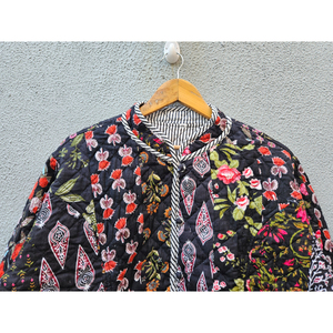 Chaqueta acolchada de algodón hecha a mano con estampado floral y botones al frente, abrigo de invierno para mujer, regalo para ella. - Product Image 4